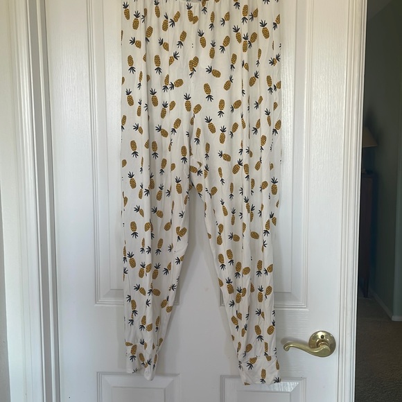 Old Navy pineapple pajamas size medium super soft cotton - Picture 2 of 5